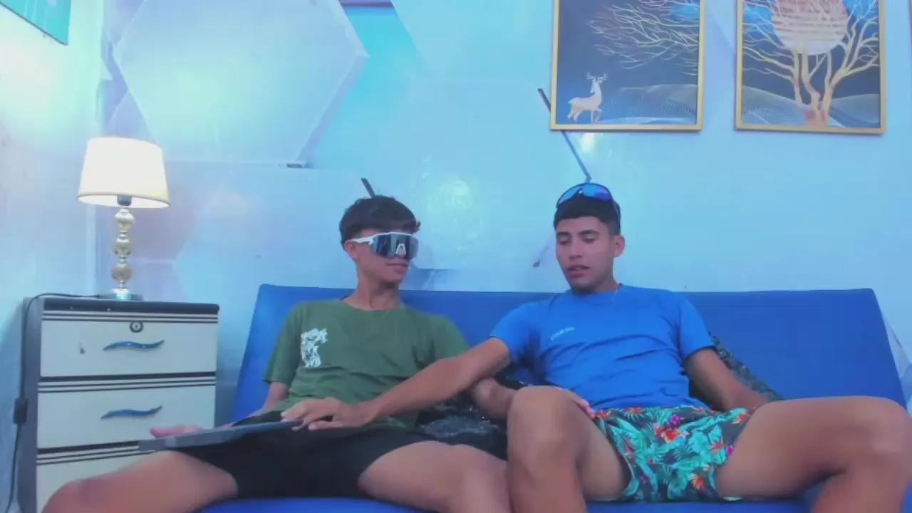 Sweet_twinks2 on Cam4