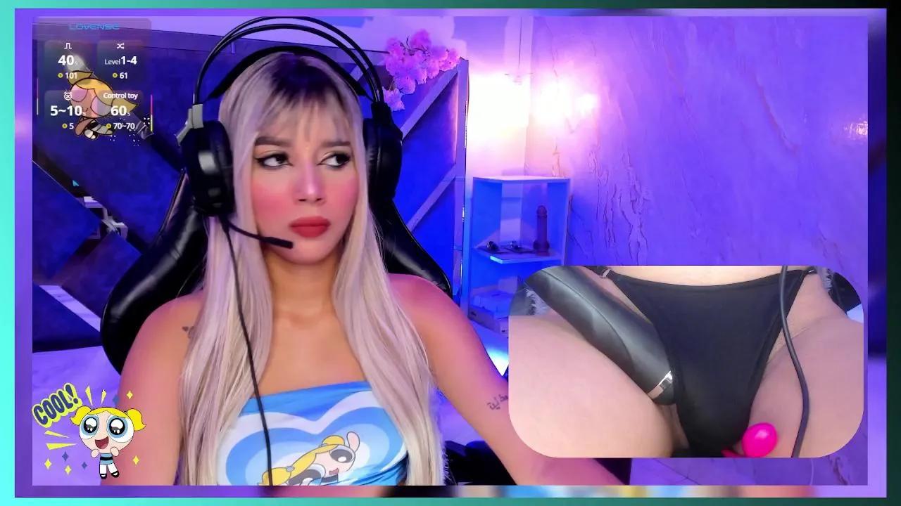 SweetieCloe on Cam4 