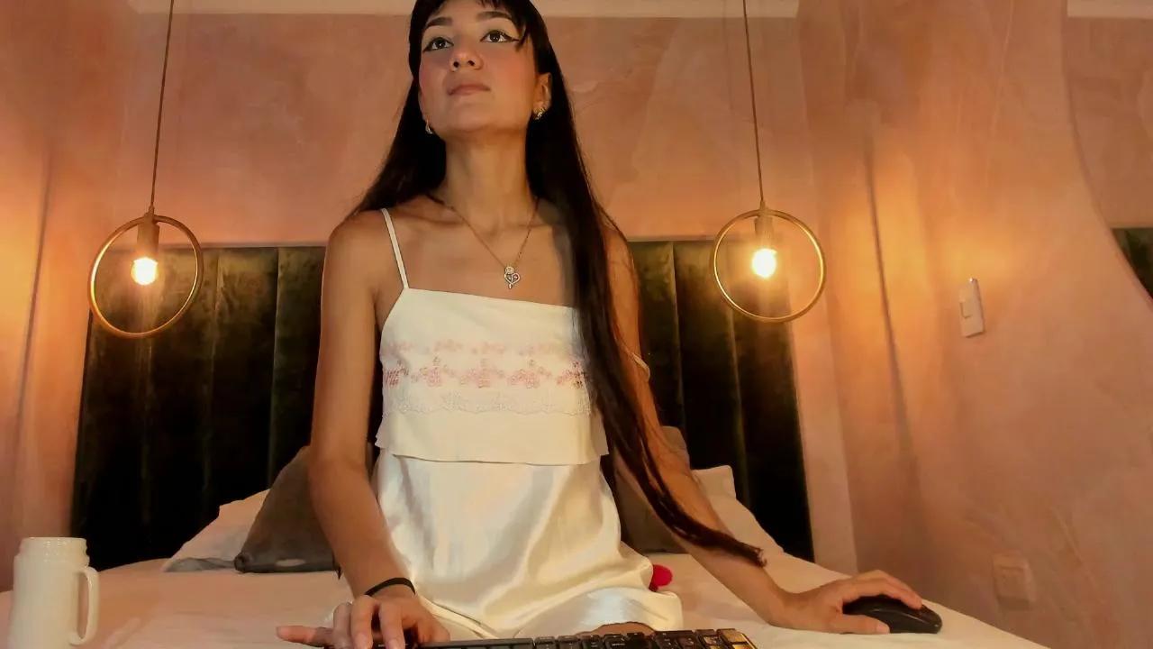 sylvialeos_ on Cam4