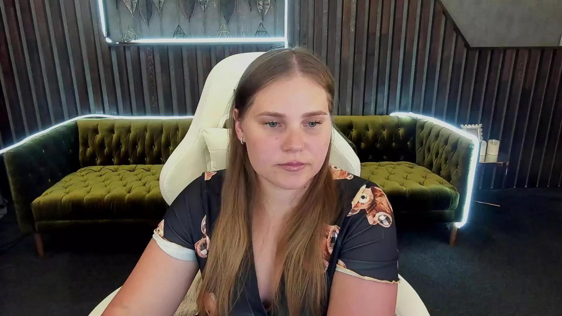 VinnaSkyy on Cam4 