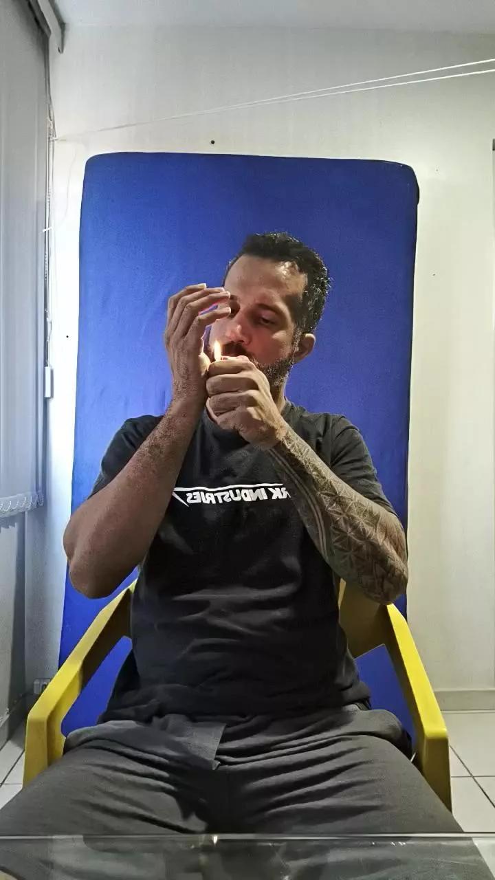 xxMorenosexx on Cam4 