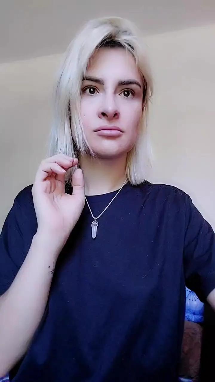 Youlittlestar28 on Cam4
