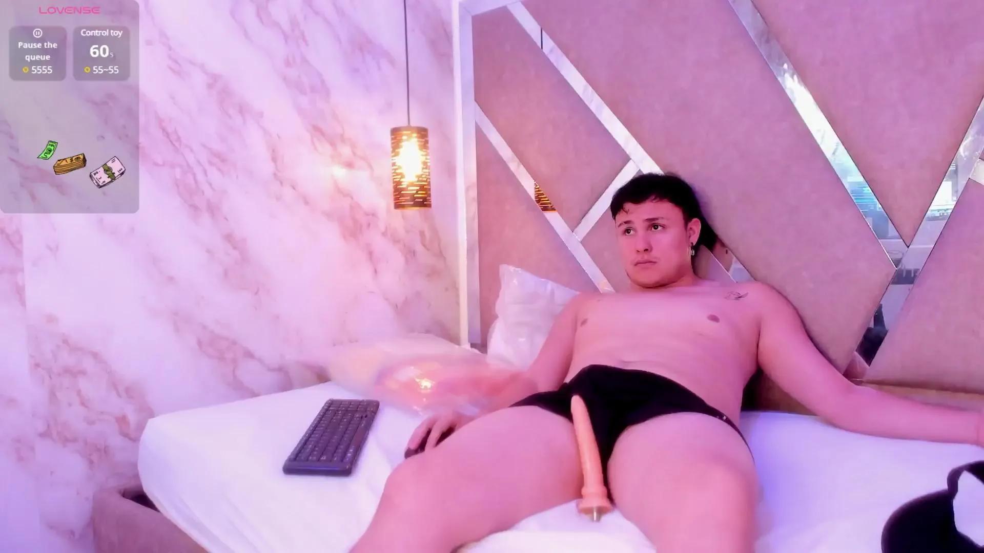 Ziggyo on Cam4