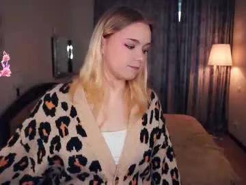 emelianae on Chaturbate 
