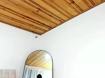 lunnasweet1 on Chaturbate 