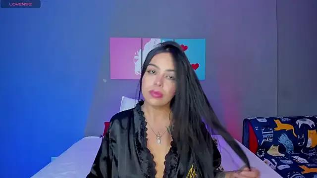 AlahiaHall on StripChat
