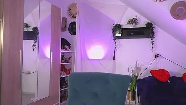 Amaliamour — Reverse Ride pillow naked