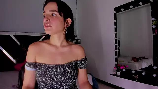 Annyrosee on StripChat 