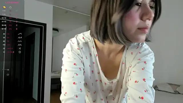 Ara_Burnard on StripChat 