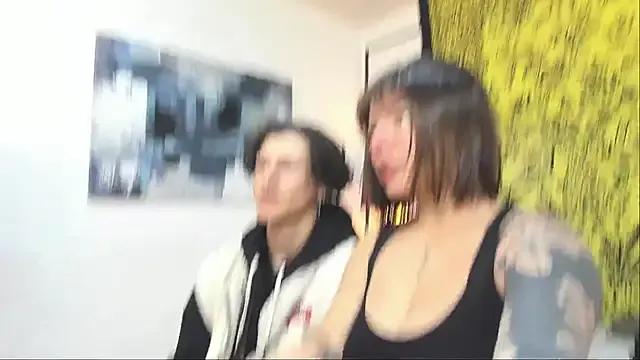 Aria_x_Orien on StripChat 