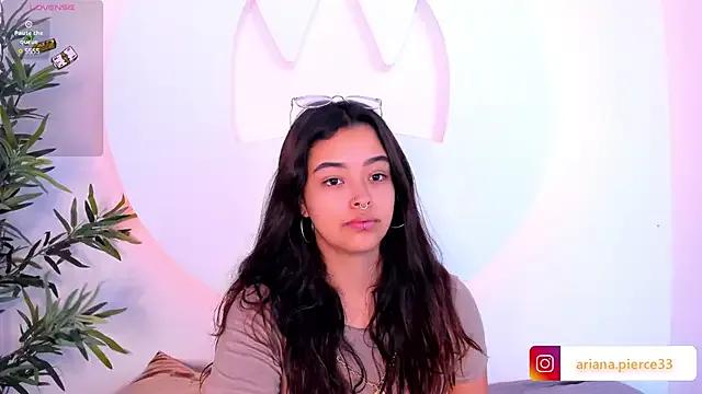 Ariana_Pierce on StripChat 