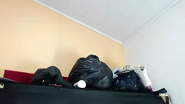 avaleri_cherry on StripChat 