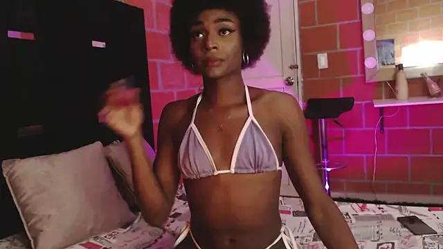 belelaqueen_18 on StripChat 