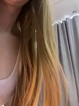 Bella_Suns on StripChat 