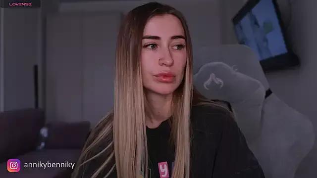 Coconutkittyy on StripChat 