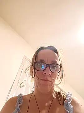 Dettybitch40 on StripChat 