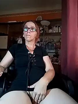 Dettybitch40 on StripChat 