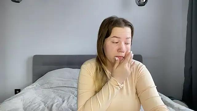 Embersweetbunny on StripChat 