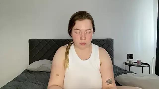 Embersweetbunny on StripChat 