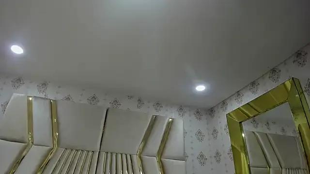 EmmaStonns on StripChat 