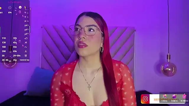 EmmaSwift_ on StripChat 