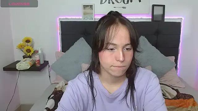 Eymmy_24 on StripChat 