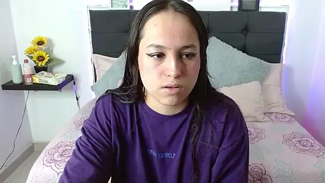 Eymmy_24 on StripChat 