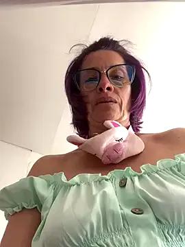 Goddess-Love- on StripChat