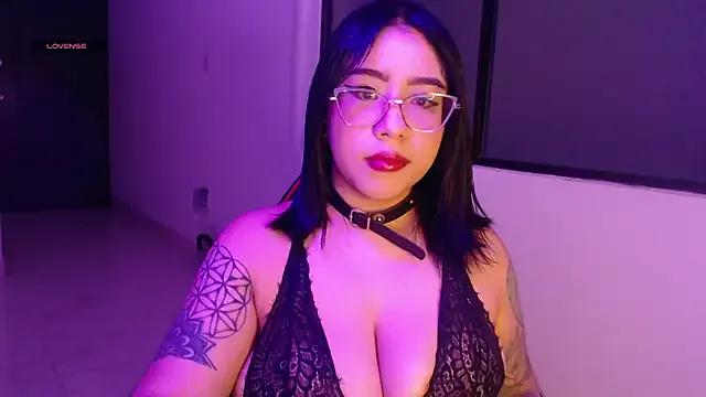 Hell_Girll_ on StripChat