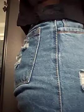 Isabella_Varella — Private on StripChat