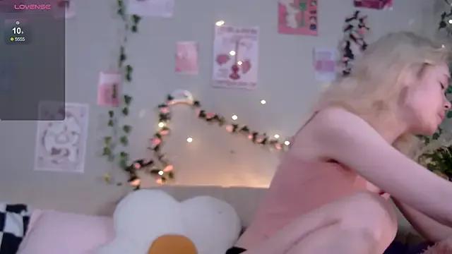 Kellybbface on StripChat 