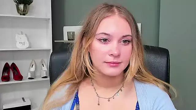 kitty_valeria on StripChat 