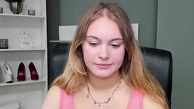kitty_valeria on StripChat