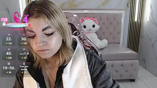 lili_conor_s on StripChat 