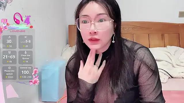 Liqinqin on StripChat 