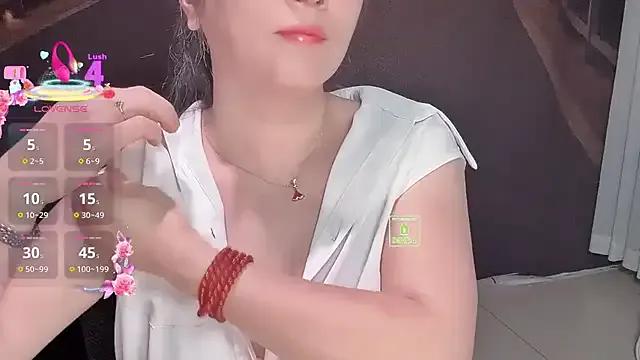 Liqinqin on StripChat 