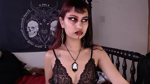 Little-Lucifer on StripChat 