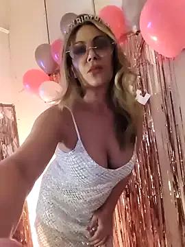 lolavalecuatro — Play boobs 