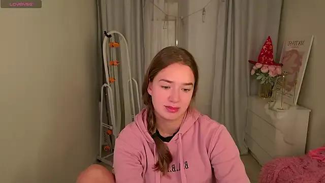 LovelyJessie — massage naked tits