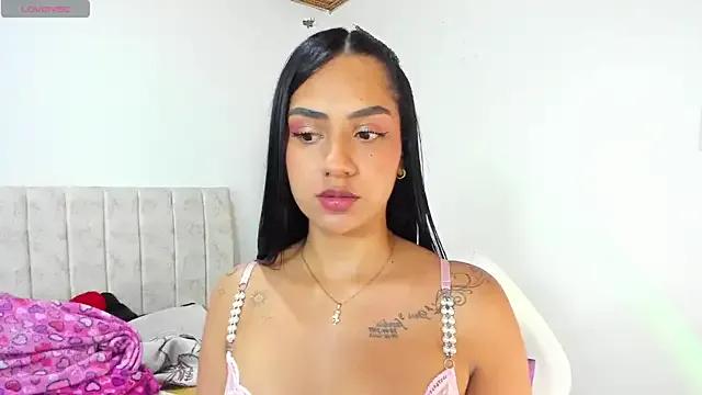 Lunnasweet1_ on StripChat 