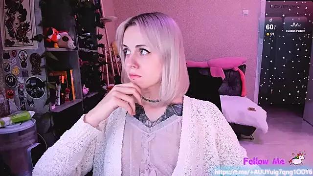 NaniMoore on StripChat 
