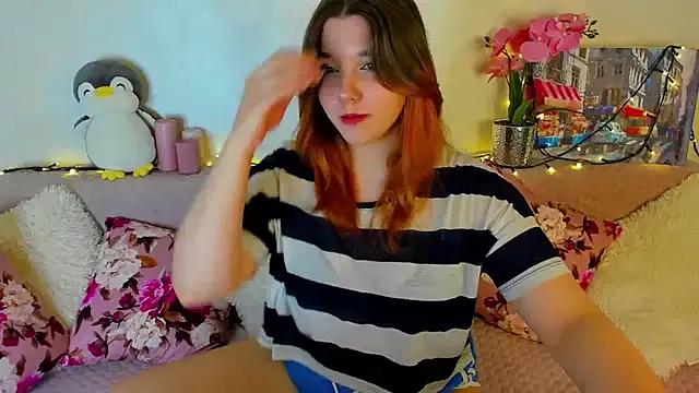 PenelopeOneGrey on StripChat 