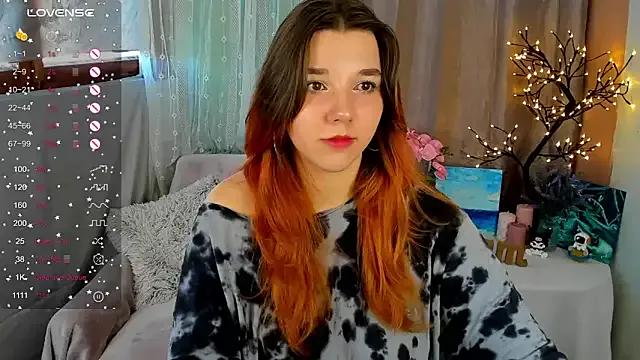 PenelopeOneGrey on StripChat 