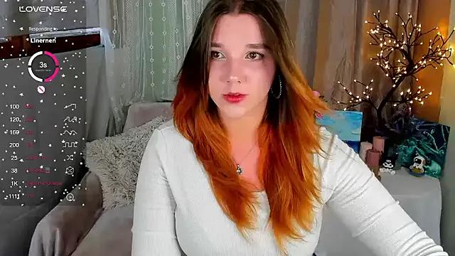 PenelopeOneGrey on StripChat 