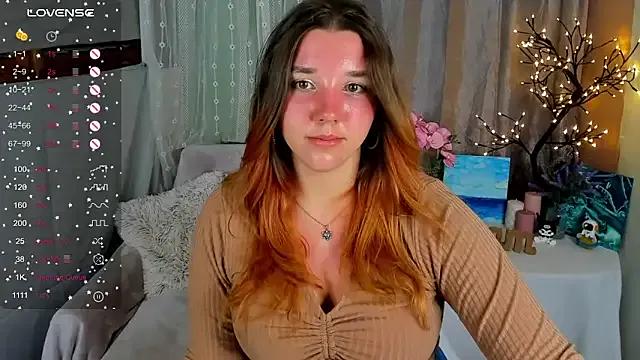 PenelopeOneGrey on StripChat 