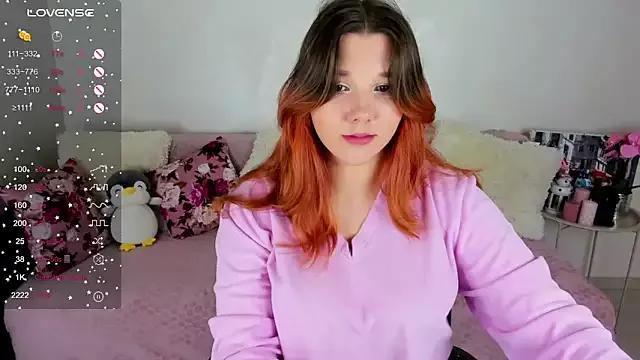 PenelopeOneGrey on StripChat 