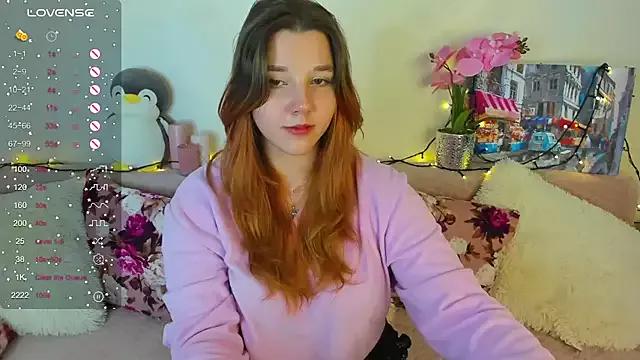 PenelopeOneGrey on StripChat 