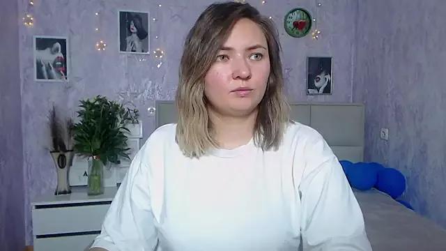 SallyVerda on StripChat 