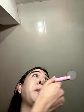 saracaball_ — cum show