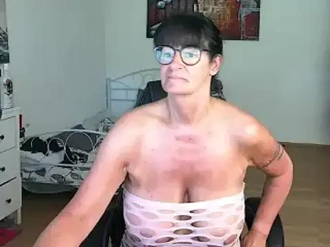 Sylly on StripChat 